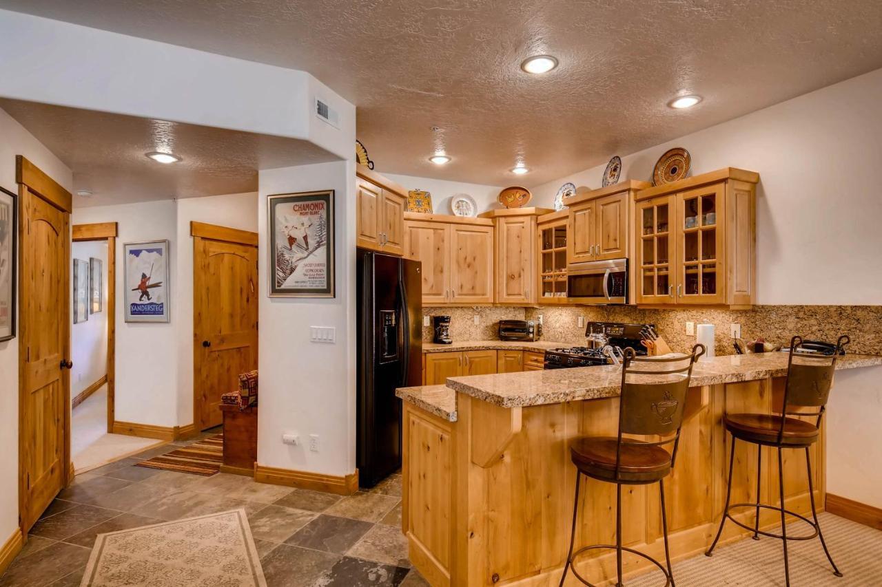 Town Pointe C302 Condo Park City Exterior photo